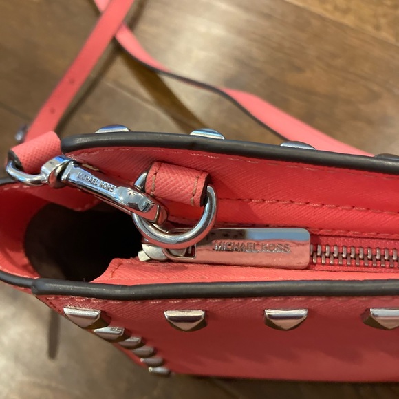 Michael Kors Selma watermelon crossbody - Picture 3 of 6